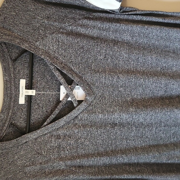 Womens tee - Picture 2 of 5